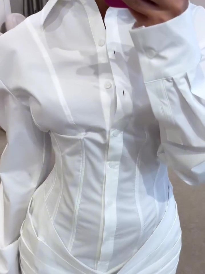 Robe chemise blanche plissée à manches longues