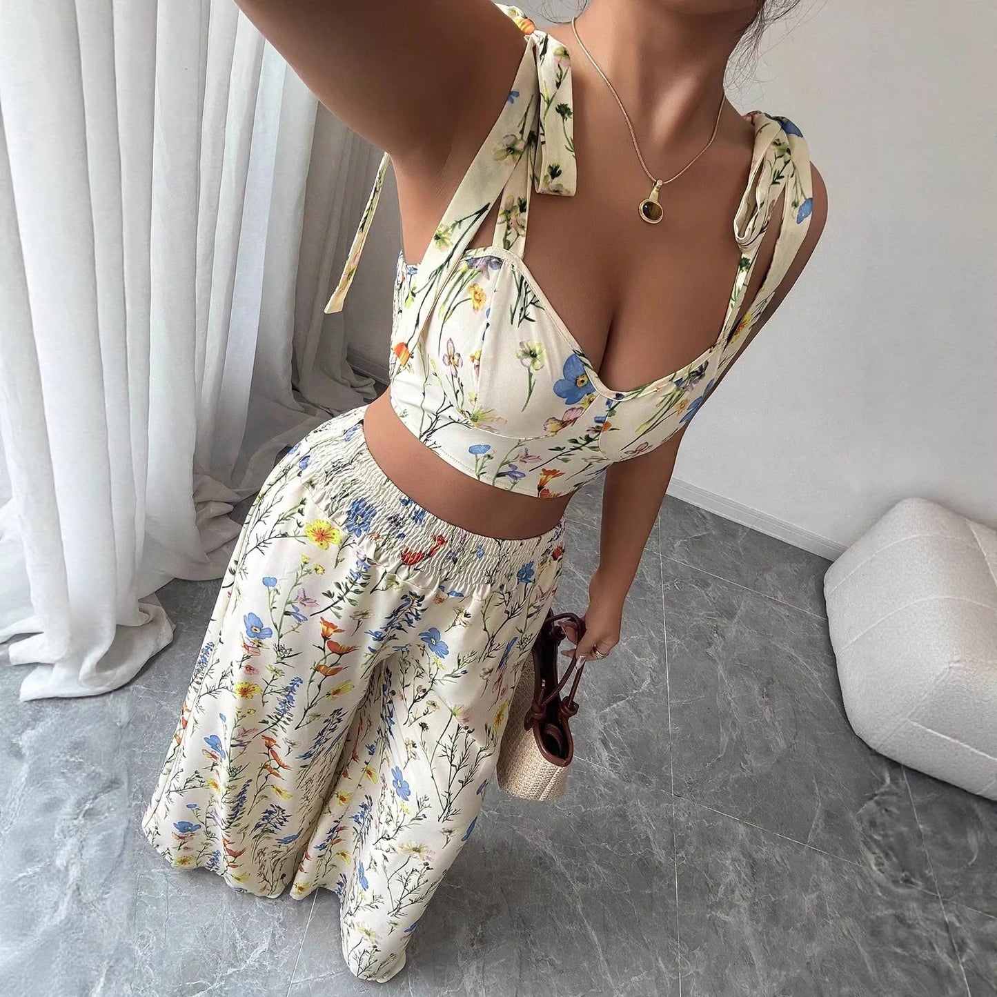 Ensemble Femme Camisole Imprimée et Pantalon — Style Décontracté