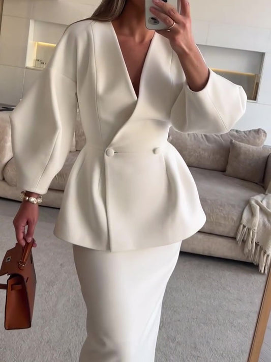 Ensemble manteau à volants col V & jupe longue – Élégance romantique