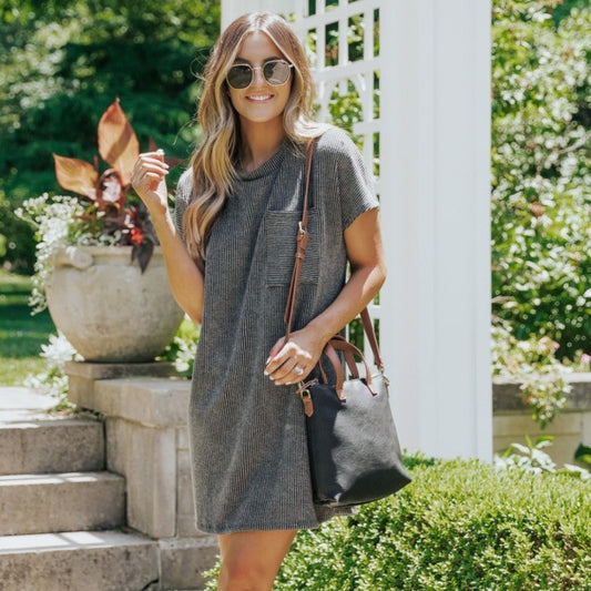 Robe à rayures – Manches courtes, poches, style décontracté