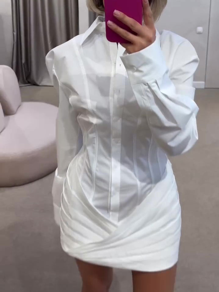 Robe chemise blanche plissée à manches longues