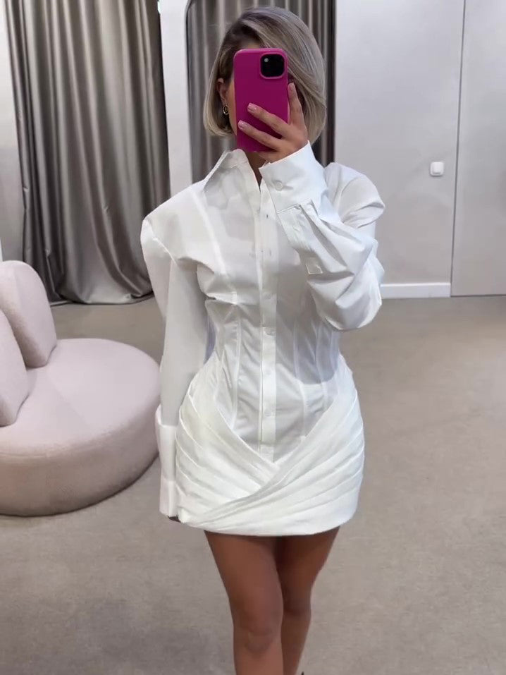 Robe chemise blanche plissée à manches longues