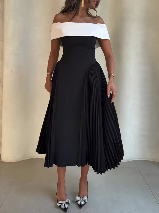 Robe plissée à épaules dénudées – Contraste élégant