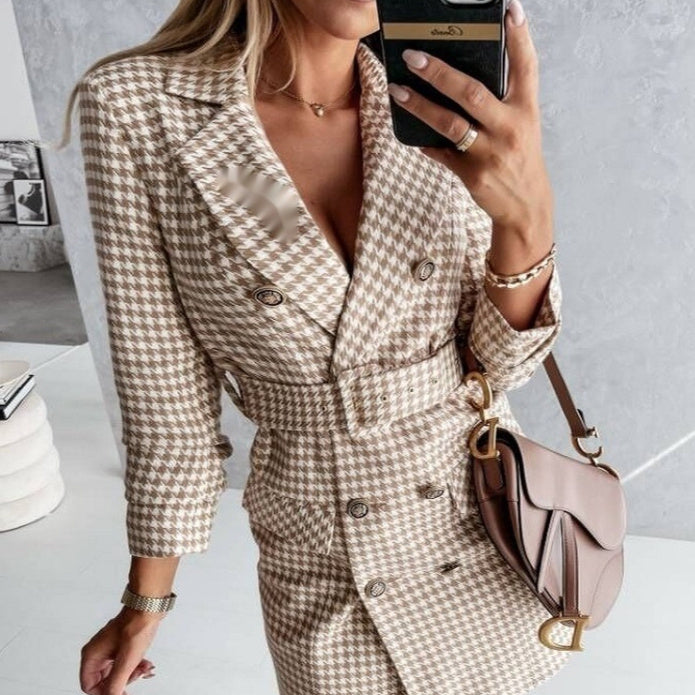 Blazer femme cintré – Taille marquée et design coloré